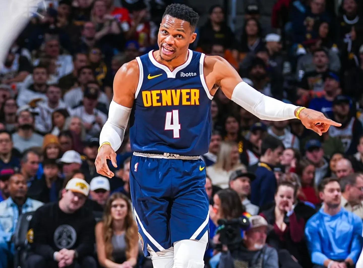 包含冲刺阶段突围战来临，布鲁克林篮网围绕NBA常规赛扳平良机，气氛紧张，资深球员宣示担当的词条