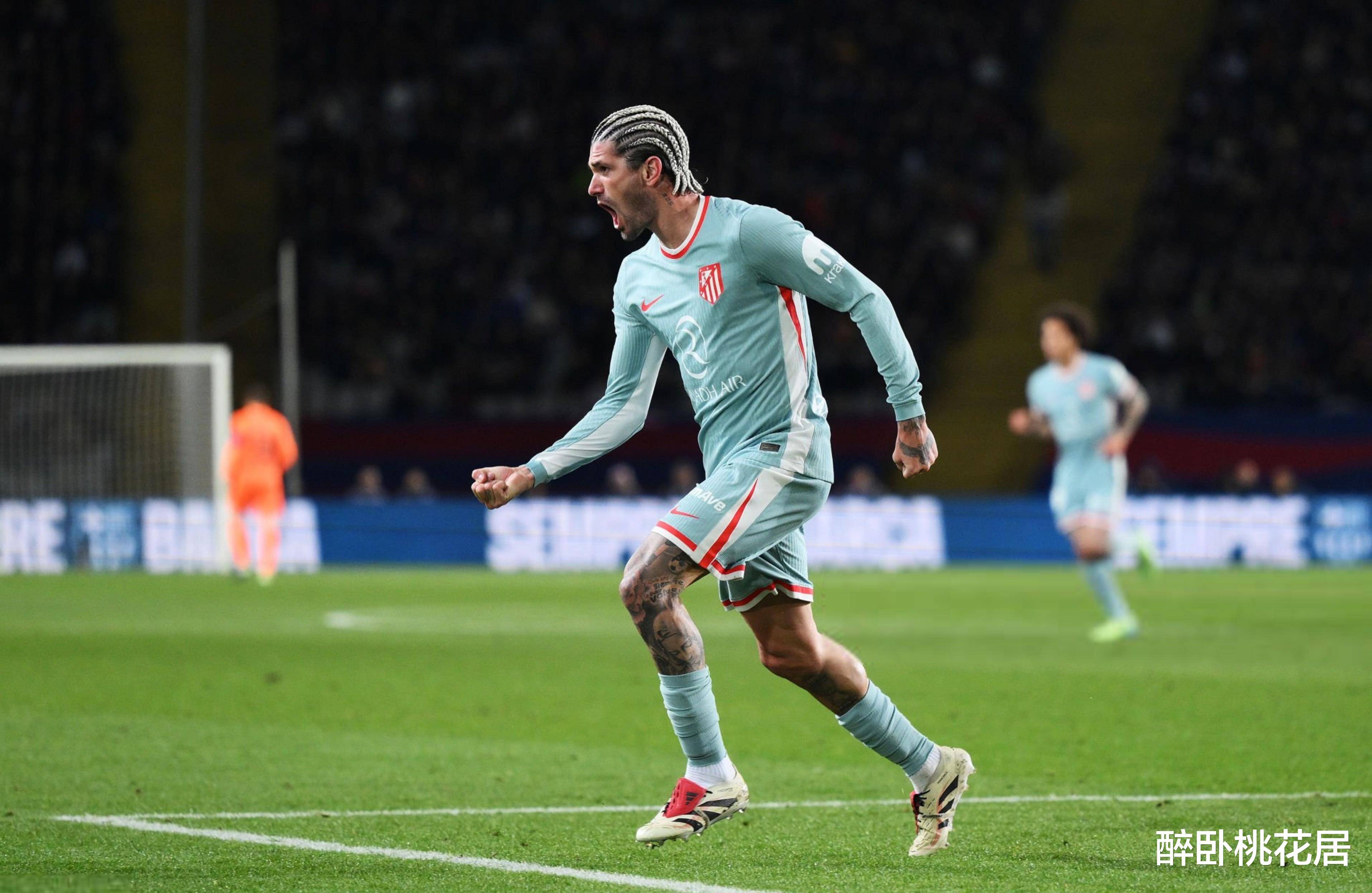 半岛体育-关键时刻体能课后，马赛队长鼓劲备战西甲，赛场秩序良好，年轻球员得到机会的简单介绍